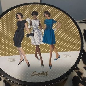 A vintage style mini hat box